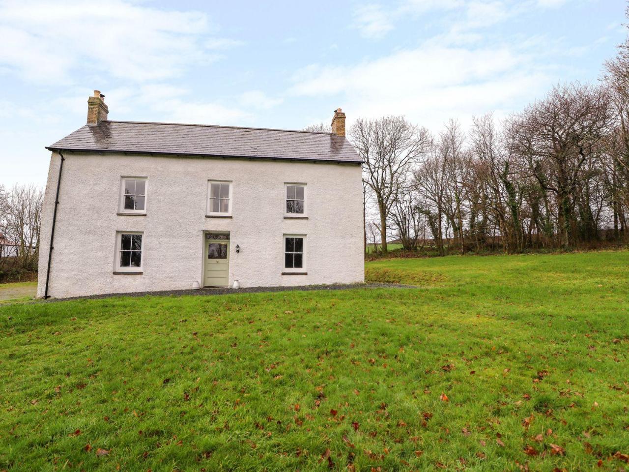 Llwyncadfor Farm Villa Llangunllo Exterior photo